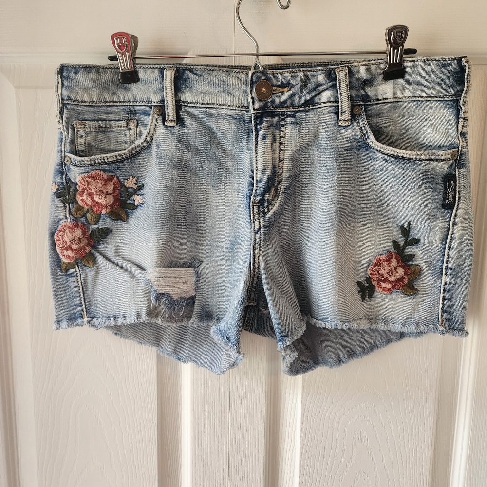 Silver embroidered distressed shorts size W30